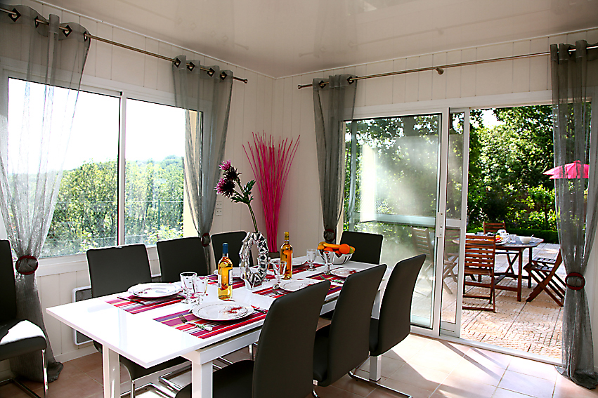 Salle à manger coté terrasse